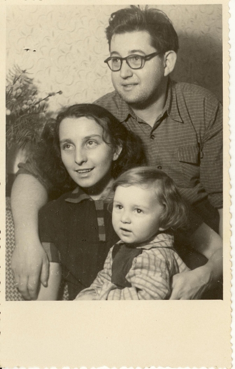 celaTehdejsiRodina-PrubaJaro1956