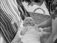 6X6-000 0112  Pavla s maminkou na balkoně. 1969